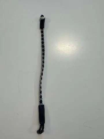 블랙 실버 뜨개질 팔찌