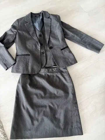 TONBOW 그레이 스트라이프 스커트 수트 3세트 9호 11호 사무복
