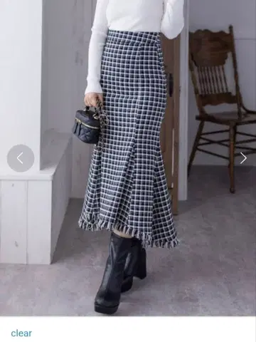 [ 미사용 새상품 ] Clear 트위드 밑단 프린지 머메이드 스커트