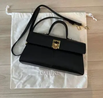 CAFUNE 미디엄 스탠스 블랙