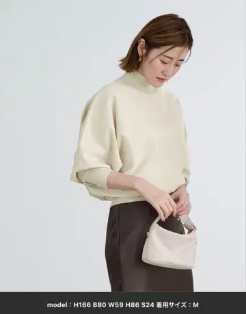 스폰디쉬 하이넥 돌먼 슬리브 니트