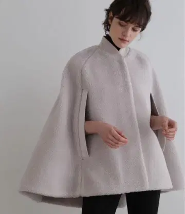 LE PHIL 울 보아 케이프 코트