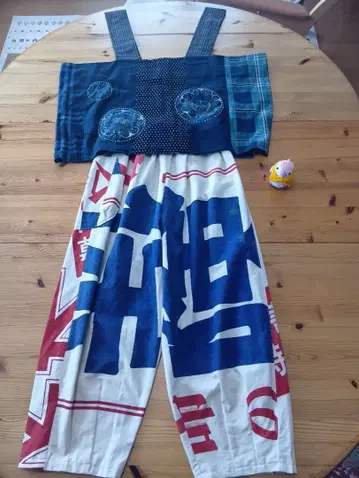 오래된 깃발에서 온, 소박하고 귀여운 표정이 풍부한 창작 팬츠입니다.