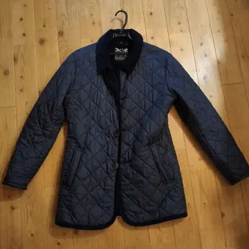 LAVENHAM 네이비 퀼팅 자켓 후드 부착