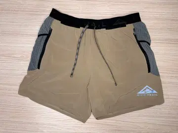 NINE TRAIL 베이지 숏팬츠