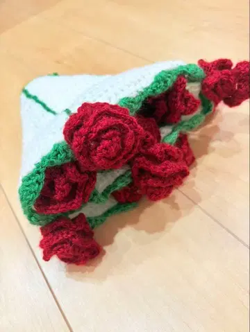 손뜨개질 장미 담요 부케