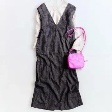 새상품급 카렌테이지 CURRENTAGE 글렌체크 V넥 오버롤 스커트