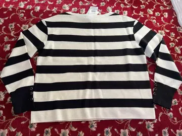 UNTITLED 스트라이프 니트 스웨터