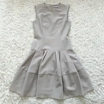 새상품급 폭시 로우웨스트 바론 턱 플레어 드레스 원피스 베이지