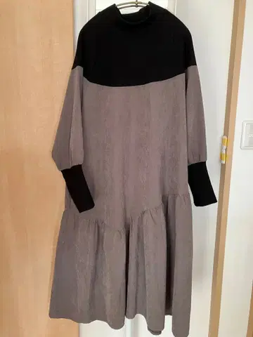 SILENT WORTH 긴팔 롱 원피스 그레이 블랙