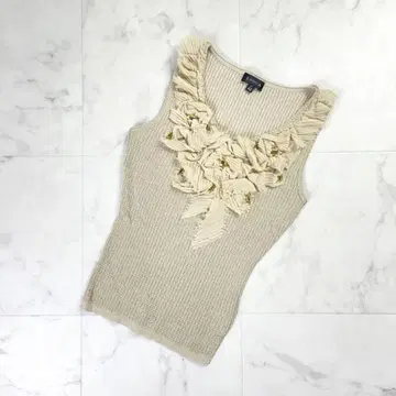 에포카 슬리브리스 라메 리브 니트 프릴 비쥬 부착 베이지 42*LD90