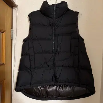 새상품급 (시착만 한 상품) UNIQLO +J 블랙 다운 베스트 L