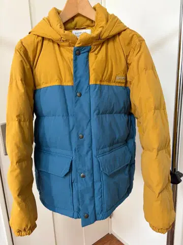 BAYFLOW 베이플로우 후드 부착 다운 자켓 머스타드/블루