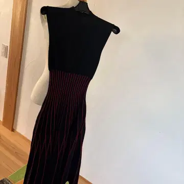 새상품급 FRAY I.D 슬리브리스 니트 롱 원피스