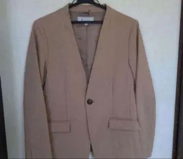 베이지 노카라 자켓 원 버튼