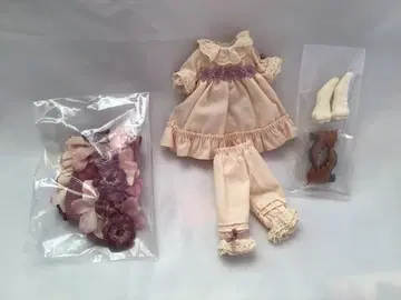 네오 브라이스 플라워 걸 오브 해피니스 아웃핏