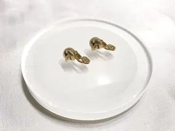 상태 좋음 모네 monet 귀찌 GP 골드 전체 길이 2cm 새상품급