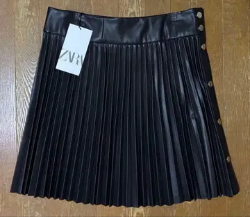 ZARA 플리츠 인조 가죽 미니 스커트