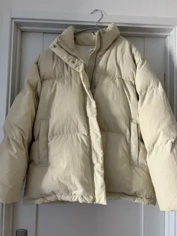 Ungrid 미들 기장 루즈 실루엣 다운 S 사이즈 아이보리