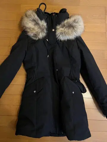 ZARA 블랙 다운 자켓 M 사이즈