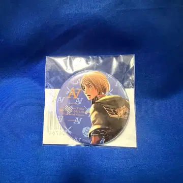 진격의 거인 온라인 전시회 트레이딩 캔뱃지 알민 증정 포함