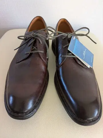 Clarks 다크 브라운 드레스 신발