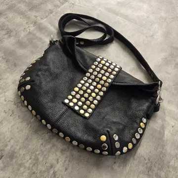 레어 TRES 트레 숄더백 스터드 사선 숄더 Y2K
