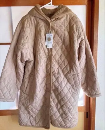 미사용 보아 안감 후드 부착 퀼팅 코트