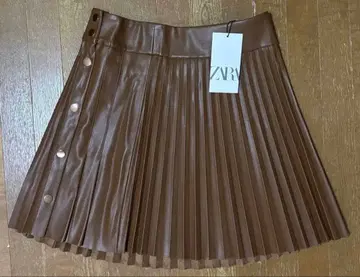 ZARA 인조 가죽 플리츠 미니 스커트
