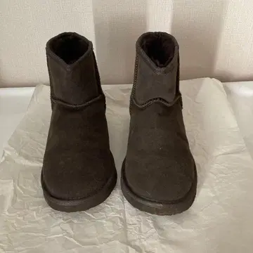 다크 브라운 어그 부츠