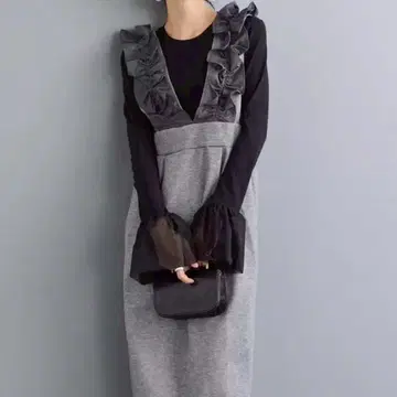 이소재 프릴 숄더 점프스커트 그레이 frene