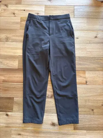 유니클로 웜 스트레치 팬츠 다크 그레이 M