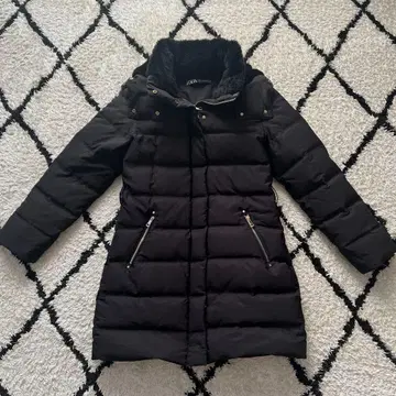 ZARA 블랙 후드 부착 다운 자켓