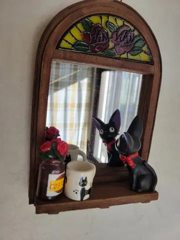 마녀 배달부 키키 스탠드 거울 생각에 잠긴 창가