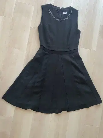 FOXEY 슬리브리스 플레어 원피스 38