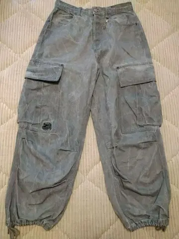 계속 한밤중이면 좋을 텐데. 아이노 페가수스 데님 카고 팬츠 XL 사이즈