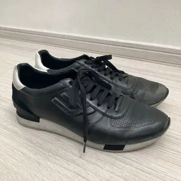 BALLY 블랙 가죽 스니커즈