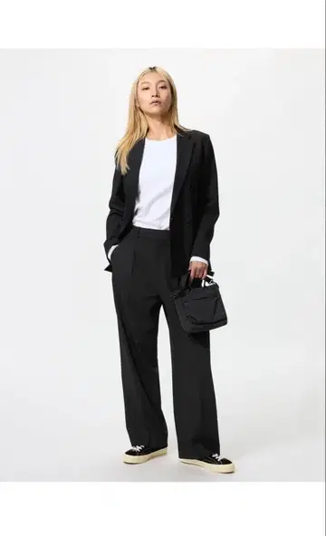 유니클로 턱 와이드 팬츠