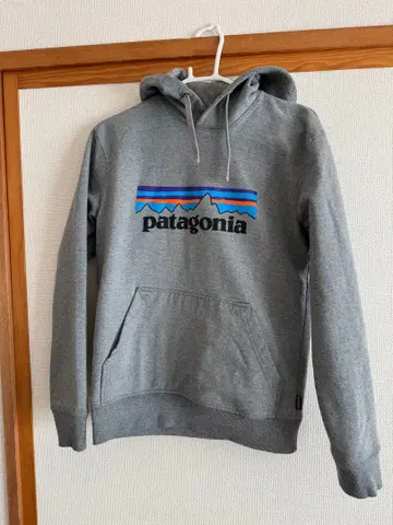 patagonia 그레이 로고 후드티 xs 사이즈
