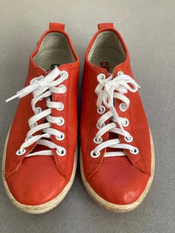 CAMPER 오렌지 가죽 스니커즈