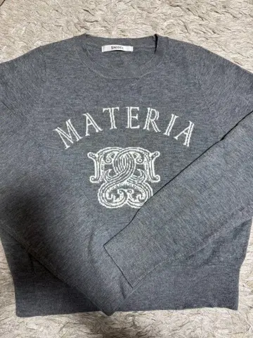 SNIDEL 엠블럼 자카드 니트 풀오버