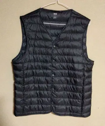 유니클로 블랙 다운 베스트 L 사이즈