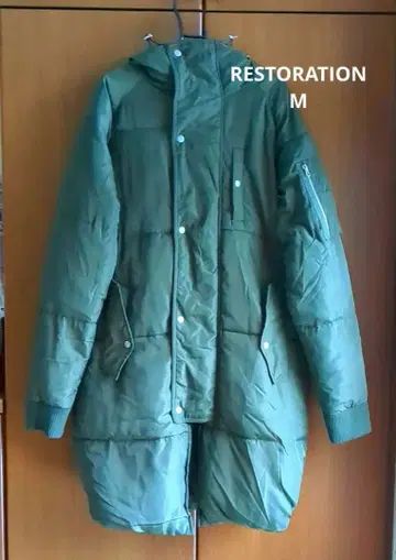 새상품급 RESTORATION 올리브 그린 후드 부착 롱 다운 자켓
