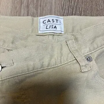 CAST: LISA 베이지 치노 팬츠