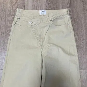 CAST: LISA 베이지 치노 팬츠