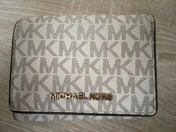 MICHAEL KORS 3단 폴더형 지갑 모노그램