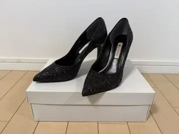 새상품급 박스 있음 DIANA 블랙 글리터 하이힐 라메