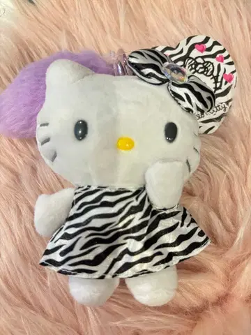 헬로키티 제브라 패턴 꼬리 달린 봉제 인형 키링
