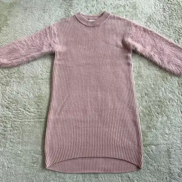 베이지 퍼 포함 (소매) 리브 니트탑