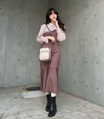 SNIDEL 스퀘어 칼라 도킹 니트 원피스